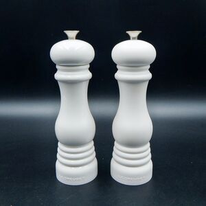 Le Creuset Salt And Pepper Grinder Mills White 8.5 Inches Matte & Glossy Pair